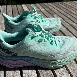 Women’s Hoka One One Arahi 6